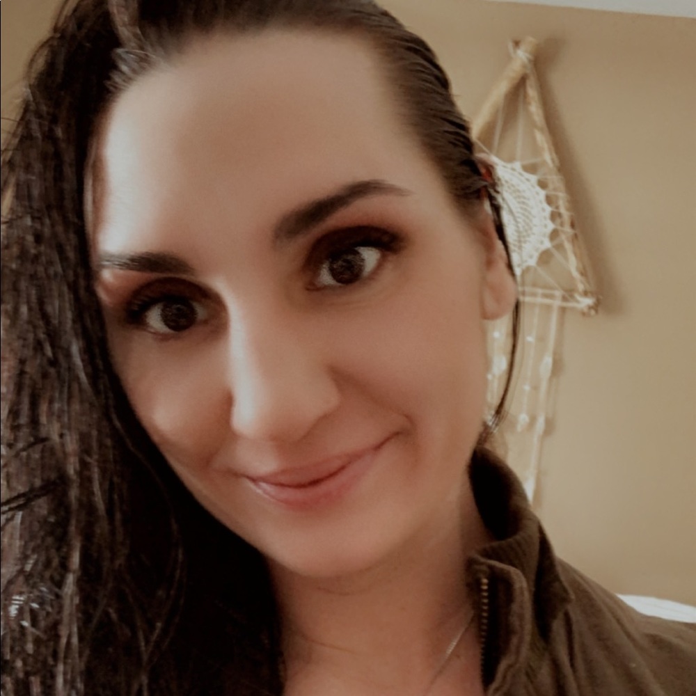 Meet your Posher, Andrea